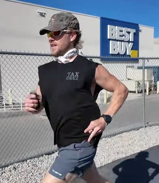 Truett Hanes Jeans Guy maratón